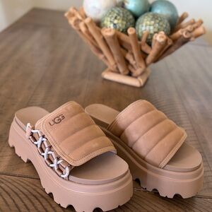 UGG Women's Tan/BeigePlatform Slide Sandals